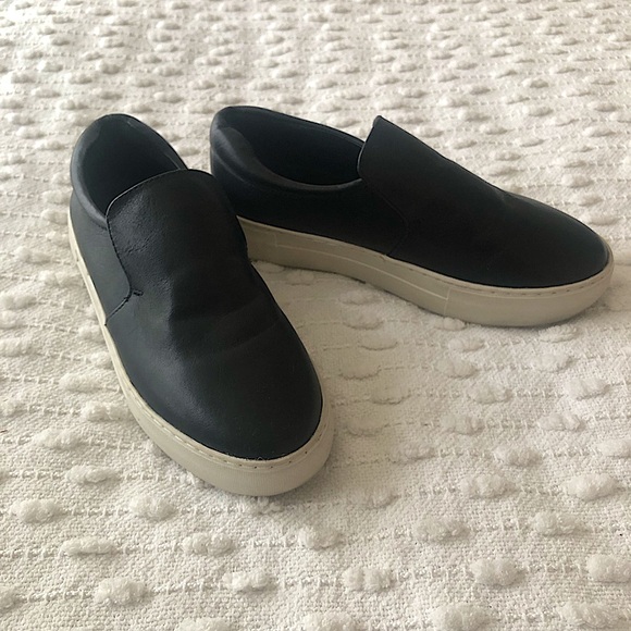 J/Slides Women’s Leather Slip On Sneaker - Picture 3 of 10